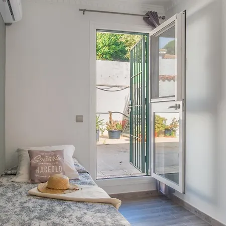 Comfortable In With Pool And Garden 68 M² Apartment *