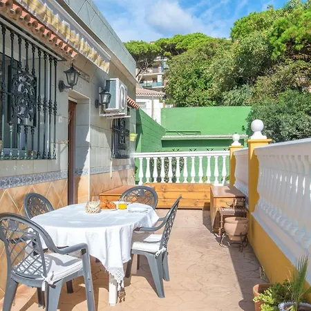 Comfortable In With Pool And Garden 68 M² Apartment