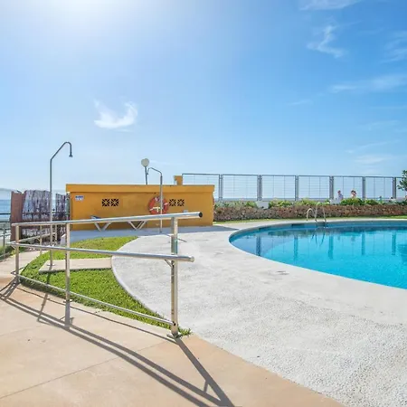 Comfortable In With Pool And Garden 68 M² *
