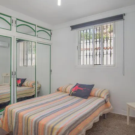 Comfortable In With Pool And Garden 68 M² Apartment *