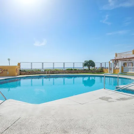 Comfortable In With Pool And Garden 68 M² Apartment